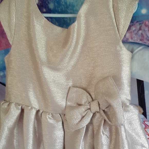 Clothing - Picture 2 of 5